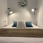 New Townhouse In The Heart Of With Jacuzzi Feriehus