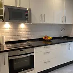 New Townhouse In The Heart Of With Jacuzzi Feriehus *