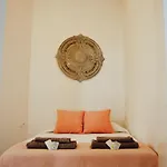 New Townhouse In The Heart Of With Jacuzzi Дом отдыха *