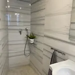 Дом отдыха New Townhouse In The Heart Of With Jacuzzi *