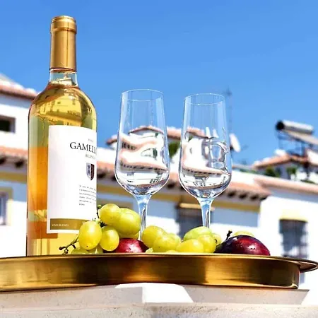 New Townhouse In The Heart Of With Jacuzzi