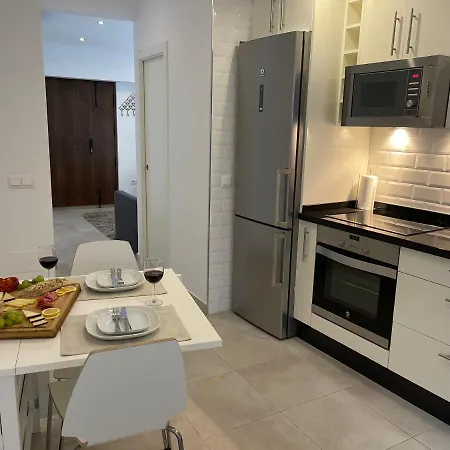New Townhouse In The Heart Of With Jacuzzi Holiday home Nerja