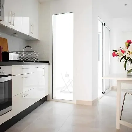 Holiday home New Townhouse In The Heart Of With Jacuzzi *