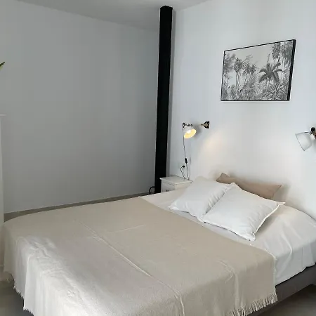 New Townhouse In The Heart Of With Jacuzzi *