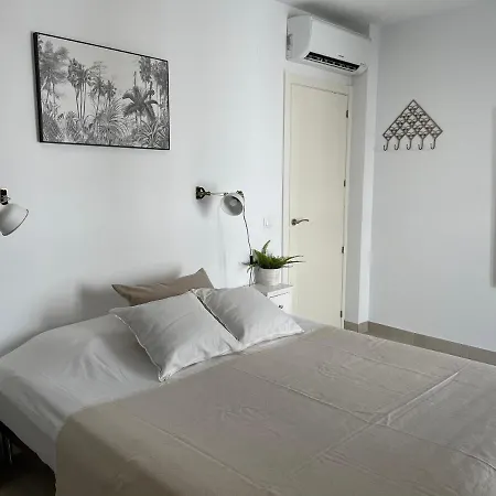 Holiday home New Townhouse In The Heart Of With Jacuzzi