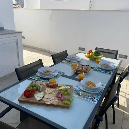 Σπίτι διακοπών New Townhouse In The Heart Of With Jacuzzi