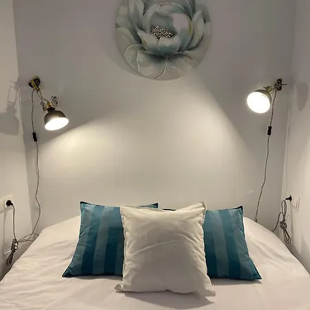 Holiday home New Townhouse In The Heart Of With Jacuzzi