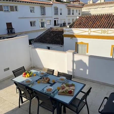 Holiday home New Townhouse In The Heart Of With Jacuzzi *