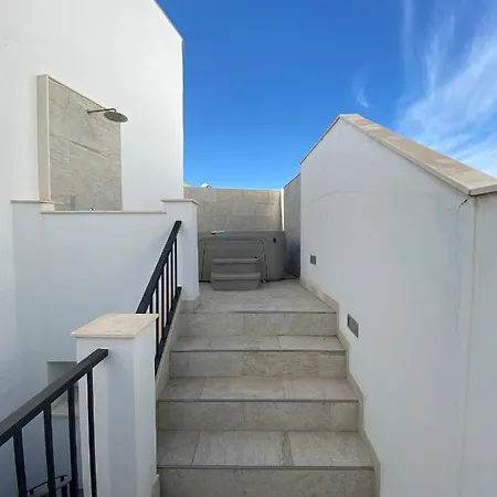 Holiday home New Townhouse In The Heart Of With Jacuzzi