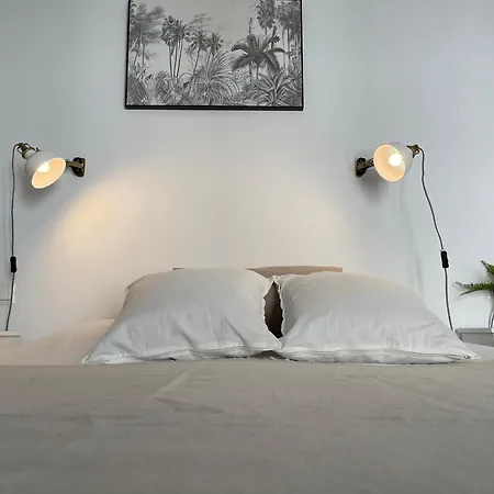 New Townhouse In The Heart Of With Jacuzzi Дом отдыха