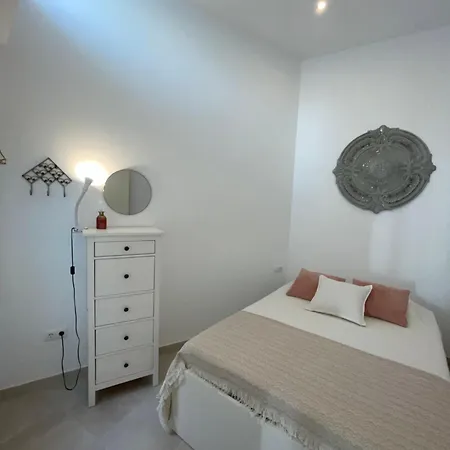 New Townhouse In The Heart Of With Jacuzzi *