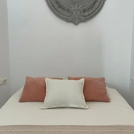 New Townhouse In The Heart Of With Jacuzzi *