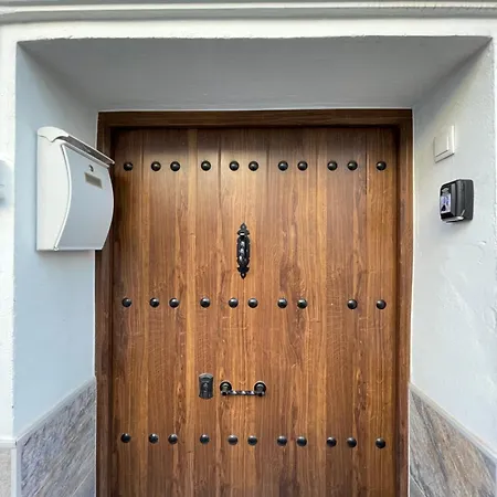 Сasa de vacaciones New Townhouse In The Heart Of With Jacuzzi *