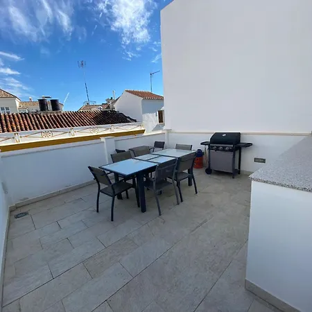 New Townhouse In The Heart Of With Jacuzzi *