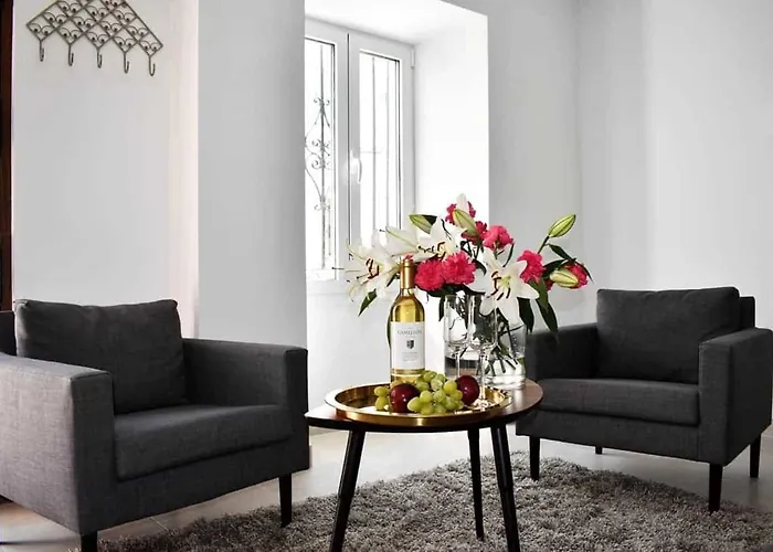 New Townhouse In The Heart Of With Jacuzzi *