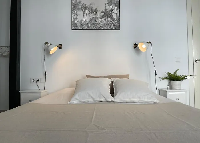 New Townhouse In The Heart Of With Jacuzzi Нерха