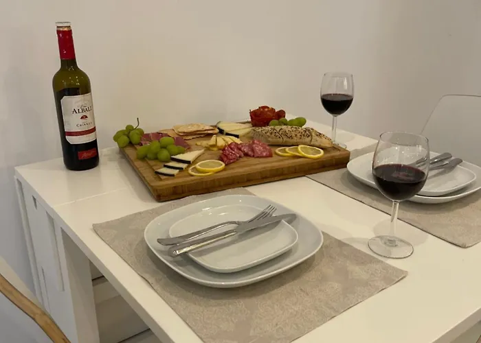 New Townhouse In The Heart Of With Jacuzzi Tatil Evi