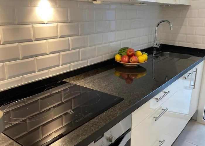 New Townhouse In The Heart Of With Jacuzzi Hébergement de vacances *