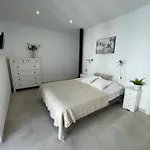 New Townhouse In The Heart Of With Jacuzzi *