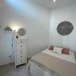 New Townhouse In The Heart Of With Jacuzzi *