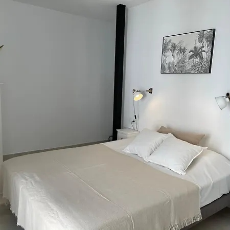New Townhouse In The Heart Of With Jacuzzi Holiday home *