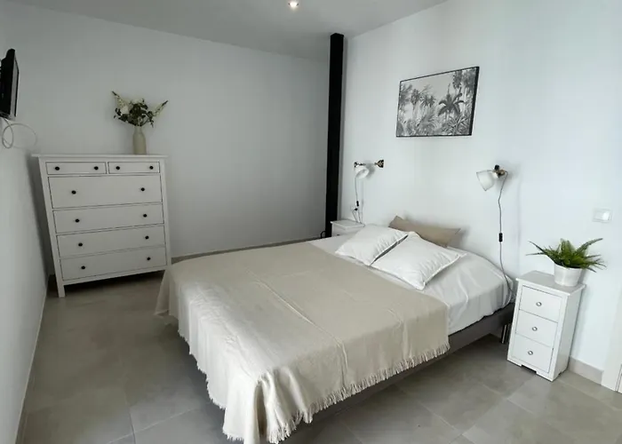 New Townhouse In The Heart Of With Jacuzzi *