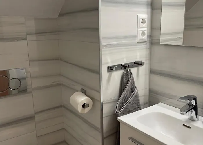 New Townhouse In The Heart Of With Jacuzzi Nerja